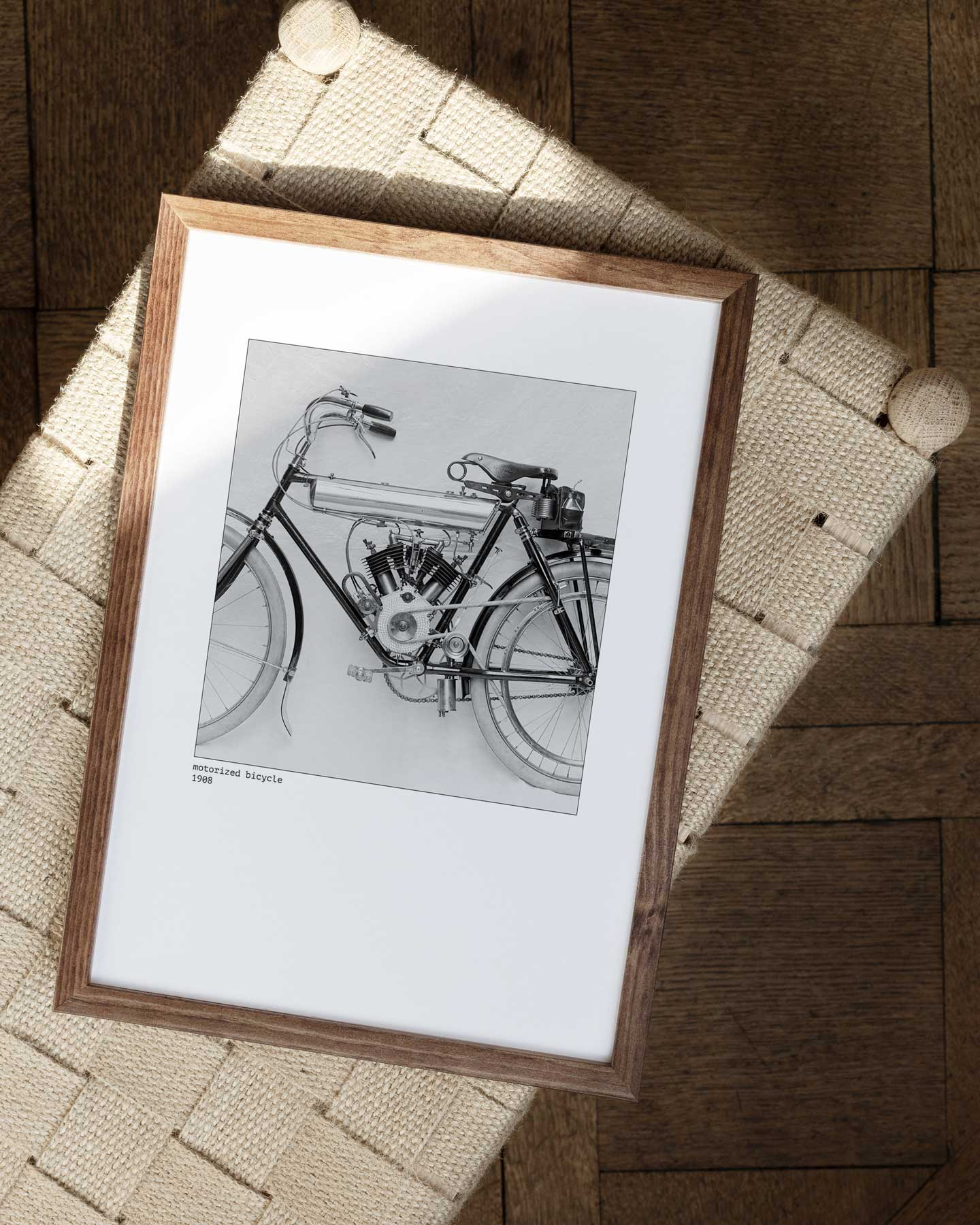 Bike with engine av Vintage Vista Designs