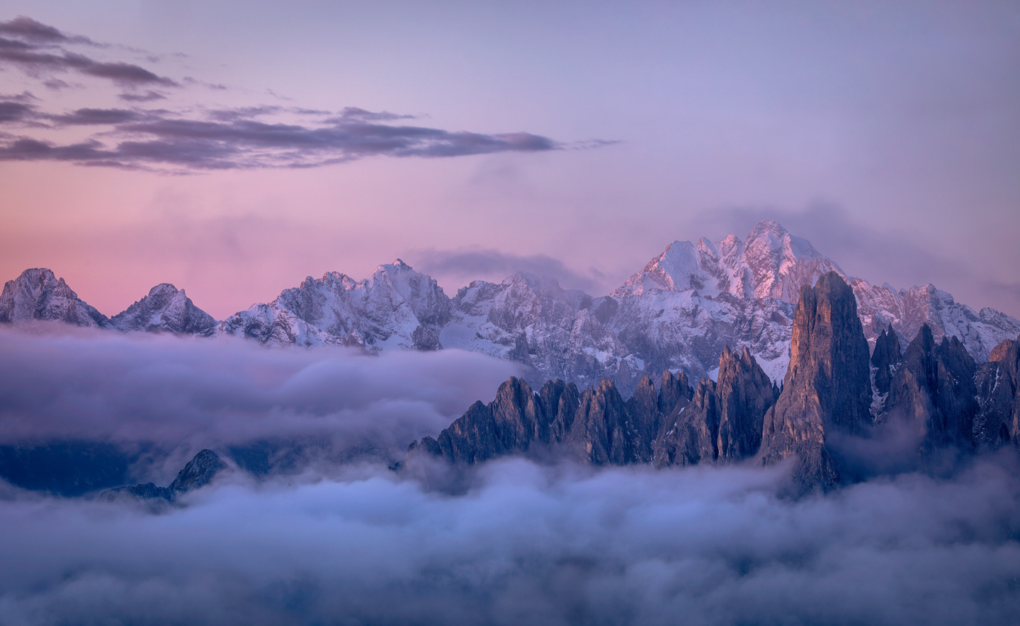 Rugged Peaks av Mikkel Beiter