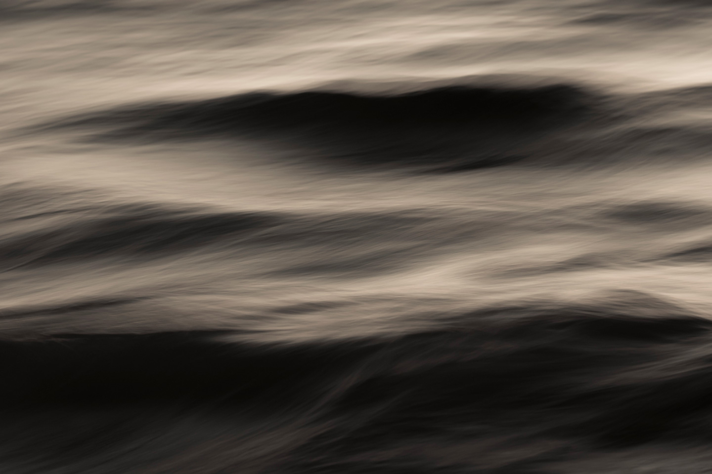 The Uniqueness of Waves XII av Tal Paz-Fridman