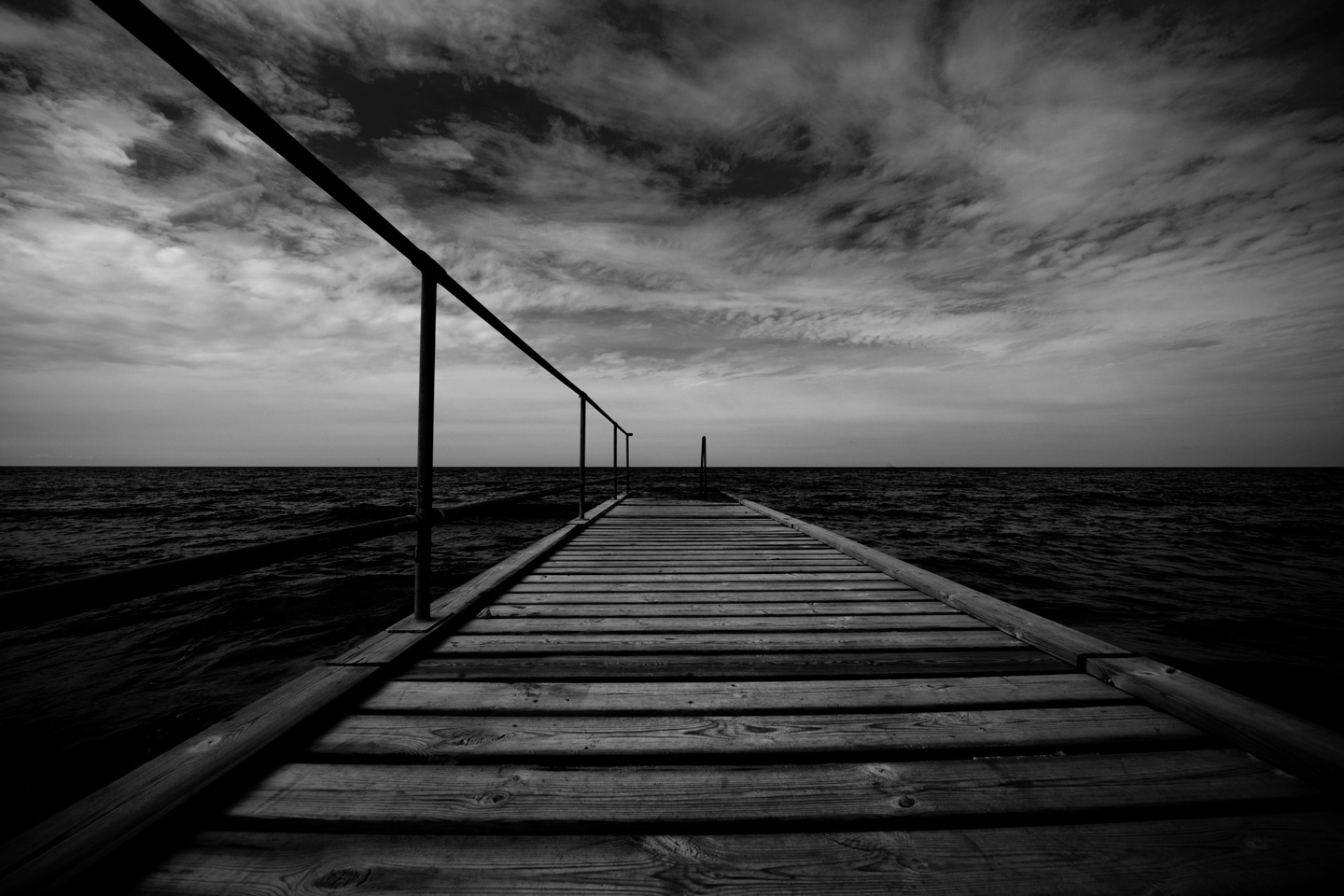 Walk the faded line av David Foli