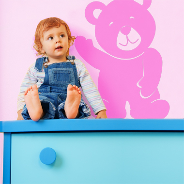 Bamse vinker wallsticker av Anline Ruby, 36×48 cm