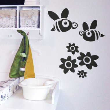 BeeBee wallsticker av Alan Smithee, 36×48 cm